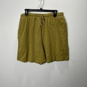 Sport savvy rustic green vintage high waisted casual shorts w pockets